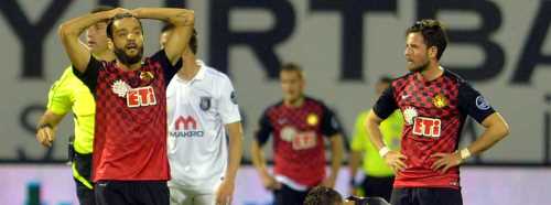 UÇURUMUN EŞİĞİNDEYİZ