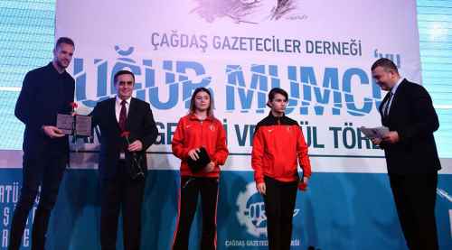 Uğur Mumcu ödülleri sahiplerini buldu