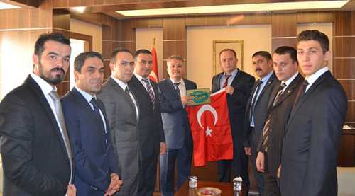 Ülkü Ocakları'ndan Emniyet'e ziyaret