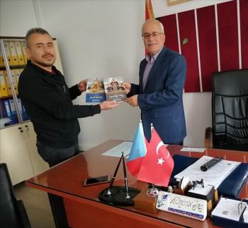 Ülkü Ocaklarından Kitap Bağışı
