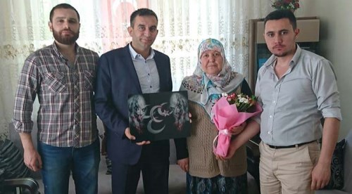 Ülkücüler şehit annelerini unutmadı