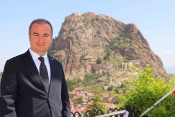 Uluçay, Belediye Personeli İçin Uygun Fiyatlı Modern Konut Yapacak
