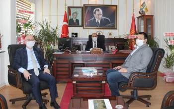 Ünal’A Komşu İlçe Kaymakamlarından Ziyareti
