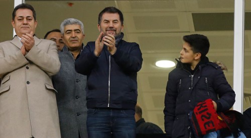 Ünal ayakta alkışladı