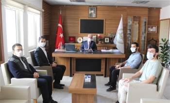 Üniversite Öğrencilerden Müftü Erhun’A Ziyaret
