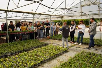 Üniversite Öğrencileri Sera Alanında Uygulamalı Eğitim Aldı
