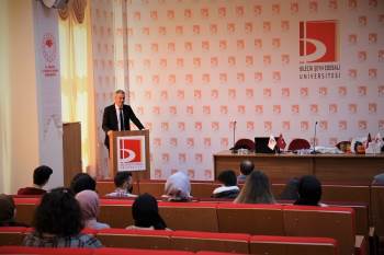 Üniversite Öğrencilerine Gıda Hijyen Eğitimi Verildi
