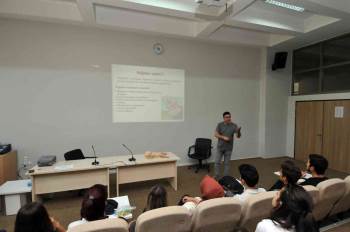 Üniversite Öğrencilerine Temel Ve İlk Yardım Kursu Verildi
