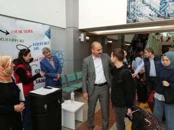 Üniversite Öğrencilerini Gar Ve Terminalde Karşıladılar

