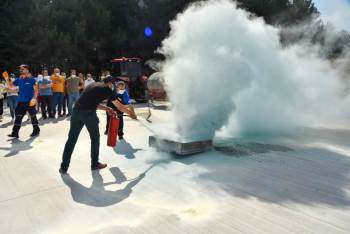 Üniversite Personellerine Yangın Eğitimi Verildi
