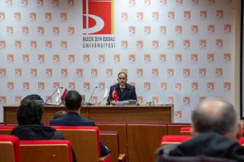 Üniversitede ‘Eğitim Kalitesi’ Toplantısı Yapıldı
