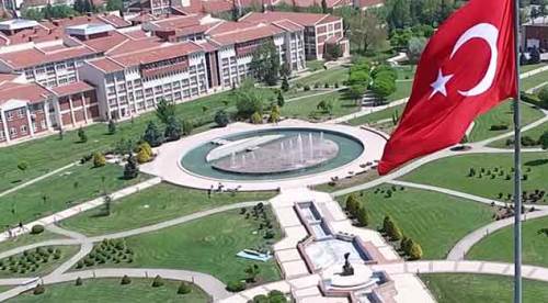 Üniversitelerde tabii ki siyaset yapılacak!