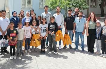 Üniversiteli Gençler Örnek Oldu
