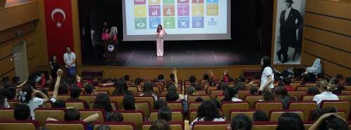 Üniversiteli gençlerden farkındalık eğitimi