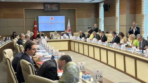 Üniversiteye dönüşün yolu açılıyor: Öğrenci affı teklifi komisyonda