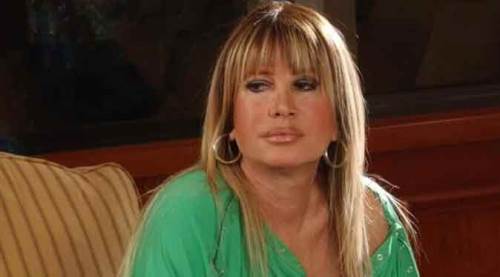 Ünlü oyuncu ve yazar hayatını kaybetti