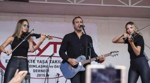 Ünlü sanatçıdan EYT'lilere çağrı!