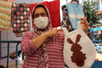 Ürettiklerinin Satarak Ev Ekonomisine Katkıda Bulunuyorlar
