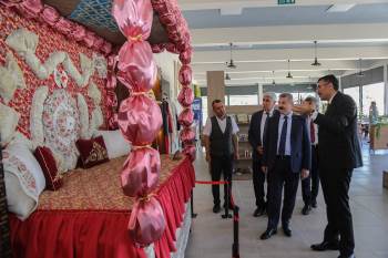 Uşak Valisi, Kütahya’Da Frig Çevre Ve Medeniyet Tanıtım Merkezi’Nde
