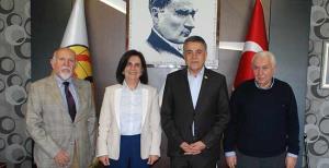 Usluer Es Es'i ziyaret etti