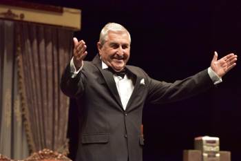 Usta Oyuncular Bedia Ener Ve Cihat Tamer’E Kristal Çınar Onur Ödülünü Layık Görüldü
