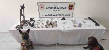 Uyuşturucu Baskını Yapılan Evde 313 Adet Tarihi Eser Ele Geçirildi
