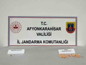 Uyuşturucu Kullanırken Jandarmaya Yakalandılar
