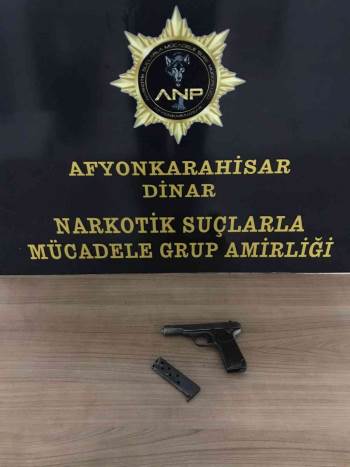 Uyuşturucu Operasyonunda Aranan Şahıs Tabanca İle Yakalandı
