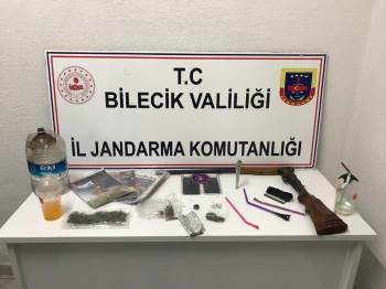 Uyuşturucu Operasyonunda Fetö’Ye Ait Dergi De Ele Geçirildi
