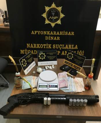 Uyuşturucu Satıcılarına Yönelik Yapılan Operasyonda Çok Sayıda Uyuşturucu Madde Ele Geçirildi
