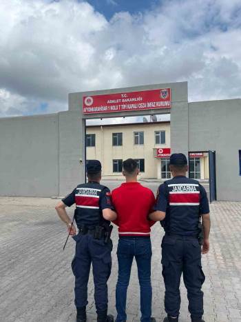 Uyuşturucu Satma Suçundan 6 Yıl Hapis Cezası İle Aranan Şahsı Jandarma Yakaladı
