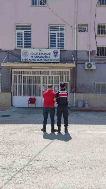 Uyuşturucu Suçundan Aranan Şahıs Yakalandı
