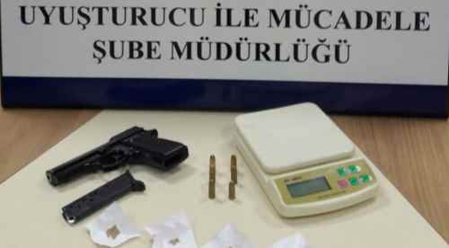 Uyuşturucu ticareti yapan 2 şüpheli tutuklandı