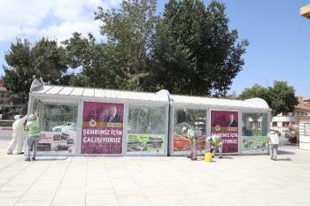 Vakalar Artınca Belediye Temizlik Ekipleri Sokağa İndi
