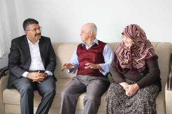 Vali Ali Çelik, Babalar Günü’Nü Şehit Babalarıyla Geçirdi
