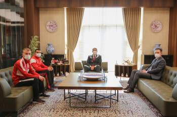 Vali Ali Çelik, Başarılı Sporcu Oğuz Türker’İ Tebrik Etti
