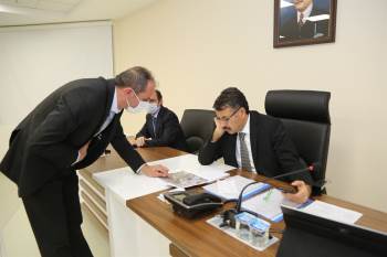 Vali Ali Çelik, Muhtarların Taleplerini Dinledi
