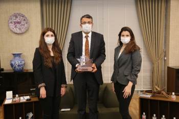 Vali Ali Çelik, Türkiye 3.’Sü Yusi Ekibini Tebrik Etti
