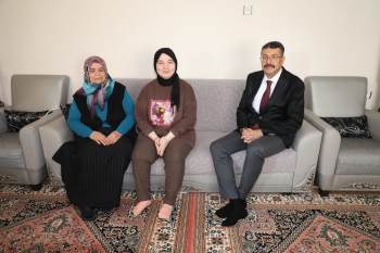 Vali Ali Çelik Sorunu Çözdü, Gülay’A Araç Tahsis Edildi
