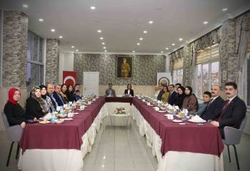 Vali Aygöl, Kaymakamlar İle Değerlendirmede Bulundu
