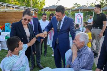 Vali Aygöl, Koruyucu Aile Günü Programına Katıldı
