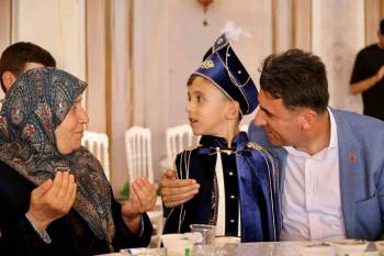 Vali Aygöl, Şehit Ailesini Mutlu Günde Yalnız Bırakmadı
