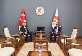 Vali Aygöl’Den Çiçeği Burnunda Rektör Kaplancıklı’Ya İade-İ Ziyaret
