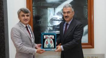 Vali Ayyıldız’A Tebrik
