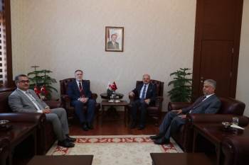 Vali Çakacak, Diyanet İşleri Başkan Yardımcısı Tıraşçı’Yı Kabul Etti