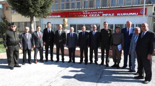 Vali Çakacak Cezaevini Ziyaret Etti