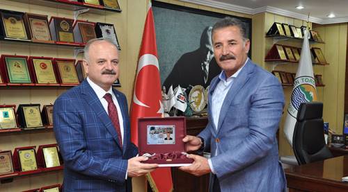 Vali Çakacak Mersin'e veda ediyor