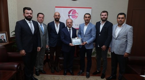 Vali Çakacak Selkaspor'u kabul etti