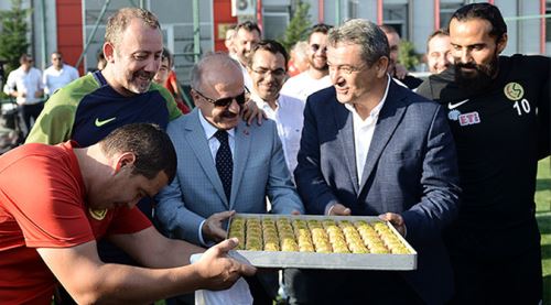 Vali Çakacak'tan Eskişehirspor'a ziyaret