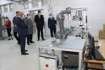 Vali Çelik: “Korona Virüs Salgınıyla Mücadelede Alınan Tedbir Ve Önlemlere Hassasiyet Gösterilmeli”
